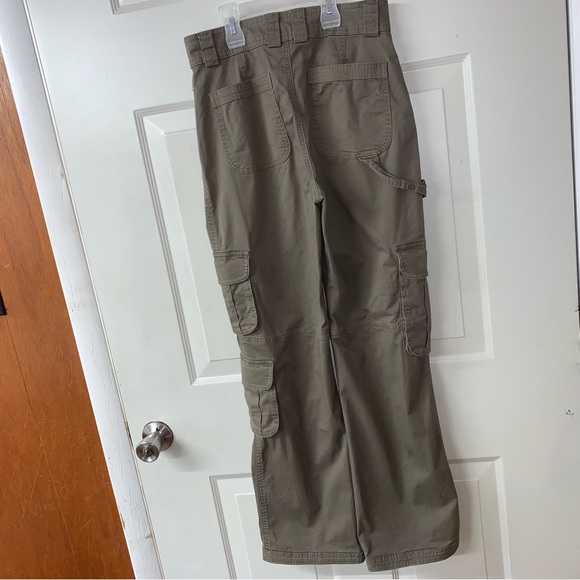 A&F Like New Olive Green Highrise Cargo Carpenter Pants size 4/27 - Picture 3 of 10